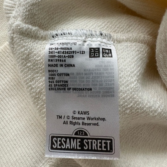 KAWS x Uniqlo x Sesame Street White Sweatshirt Unisex Medium Streetwear - Picture 8 of 8